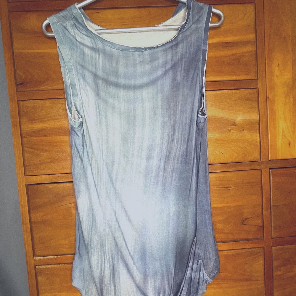 T Tahari Raw Edge Ocean Multi Blue Sleeveless Drape Sleeveless Top, Medium M